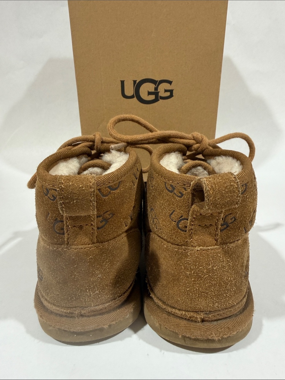 UGG Neumel Emboss Chukka Boot women’s  8 - Chestnut  Logo Suede - Picture 5 of 11
